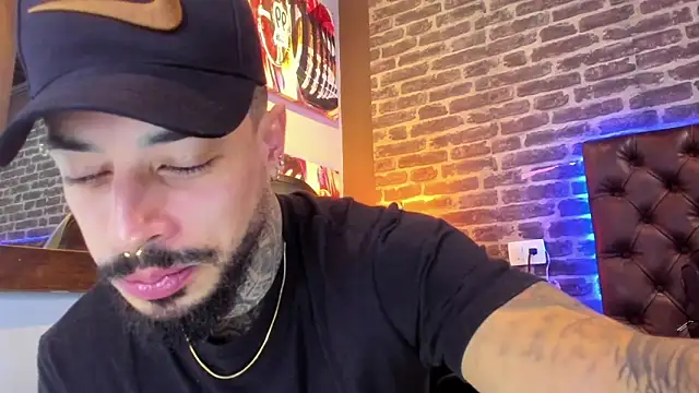 VinzenzRizzo online show from December 3, 4:18 am