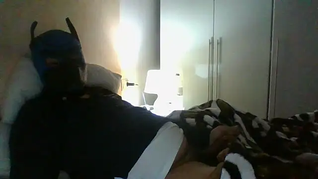 soumicuckold1 online show from March 22, 7:13 am