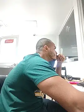 SanChacal5694 online show from May 19, 10:49 pm