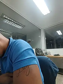 SanChacal5694 online show from January 13, 10:47 pm