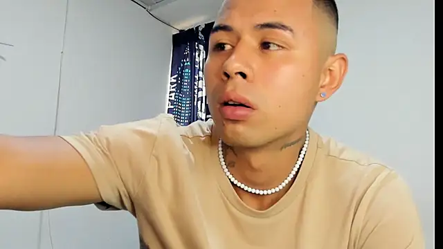  Logan Colton  online show from January 9, 9:20 pm