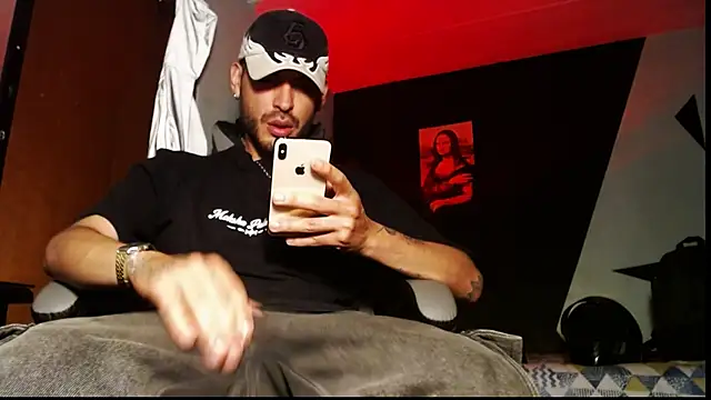 malek xarx  online show from December 16, 2:29 am