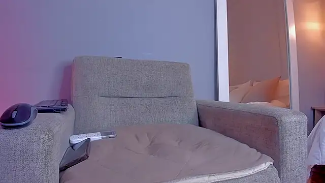 KylliamLevis online show from February 17, 8:41 pm