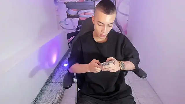 Dereck Boy8 online show from November 12, 8:47 pm