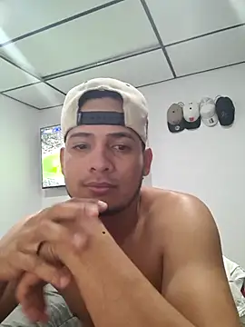 YeiiColl online show from November 4, 8:21 pm