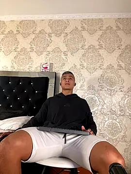 ThiagoBlaze online show from November 12, 3:45 am