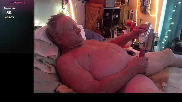 Pussyeat2please online show from February 22, 7:26 pm