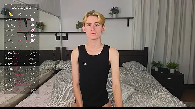 Snapshot of tommy_XXX chatting on September 10, 4:49 pm tommy XXX online show from September 10, 4:49 pm