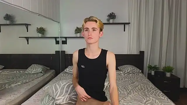 Snapshot of tommy_XXX chatting on September 11, 4:50 pm tommy XXX online show from September 11, 4:50 pm