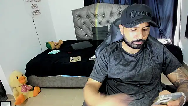 DanteAndVictoria online show from October 11, 8:46 pm