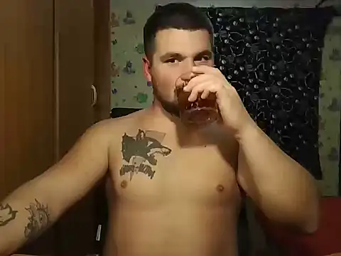 chiraq1945 online show from October 26, 6:32 pm