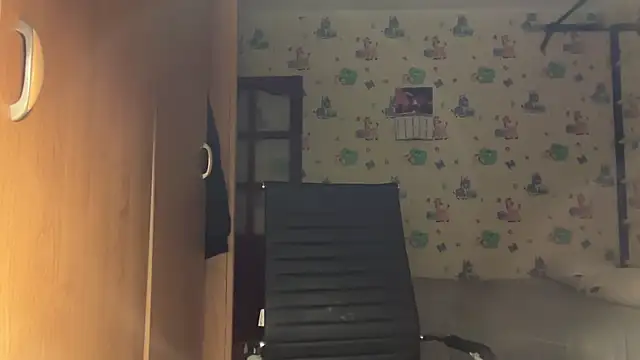 chiraq1945 online show from April 3, 7:21 pm