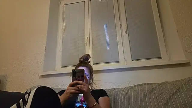 EgreeesI online show from April 3, 8:05 pm