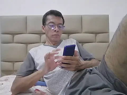 skinnylatino51 online show from February 3, 1:14 am