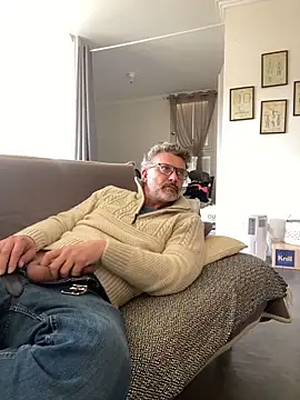 max219 online show from February 3, 1:49 pm