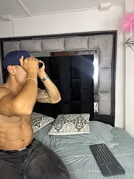 Snapshot of MR_MUSCLE chatting on September 27, 12:03 pm MR MUSCLE online show from September 27, 12:03 pm