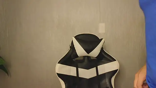 Ades Lowe online show from November 4, 12:06 pm