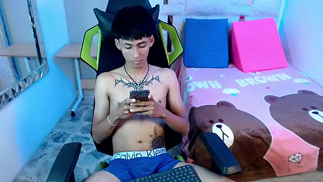 Snapshot of yiisu_ chatting on September 9, 6:40 pm yiisu  online show from September 9, 6:40 pm