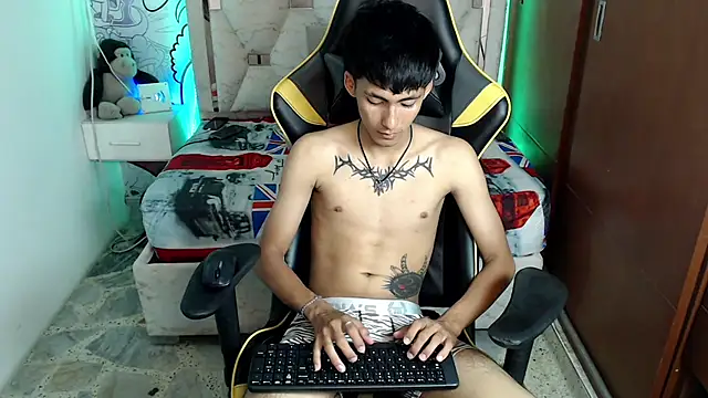 Snapshot of yiisu_ chatting on September 15, 6:09 pm yiisu  online show from September 15, 6:09 pm