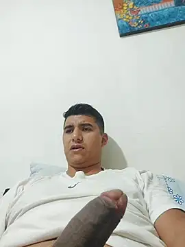 juicysmalls online show from November 30, 5:15 pm