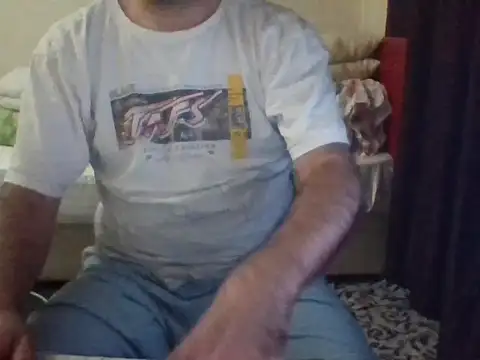 Snapshot of st206boy chatting on September 27, 12:30 am st206boy online show from September 27, 12:30 am