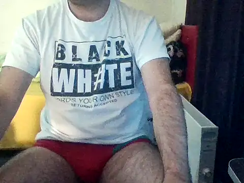 Snapshot of st206boy chatting on October 8, 1:21 am st206boy online show from October 8, 1:21 am