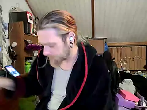 thejuicybacon online show from February 1, 12:04 pm