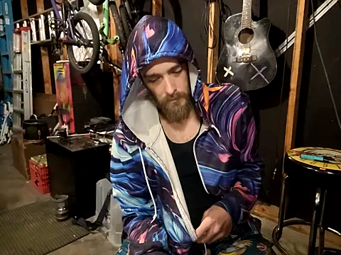 thejuicybacon online show from September 29, 5:17 am