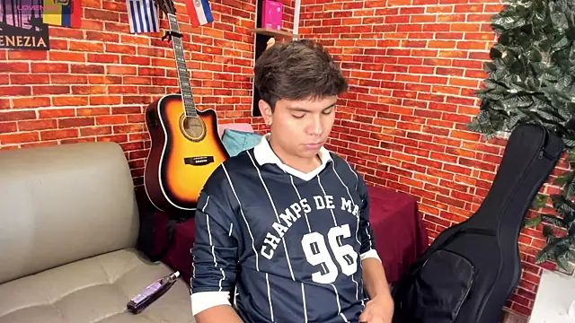 Thiago Kozak online show from June 30, 1:23 pm