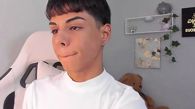 Thomas wil online show from November 18, 6:39 am