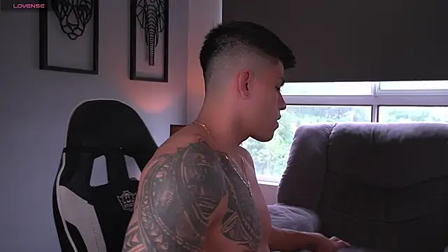 tyler muscle1 online show from September 30, 3:15 pm