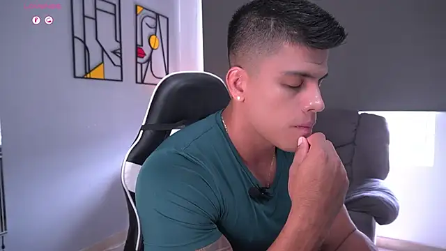 tyler muscle1 online show from April 9, 5:41 pm