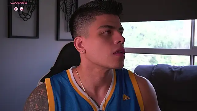 tyler muscle1 online show from September 20, 3:56 pm