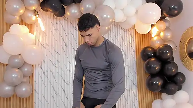 thomas walker0 online show from September 9, 11:53 am