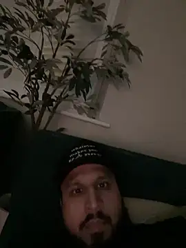 ariseen online show from March 8, 8:24 pm