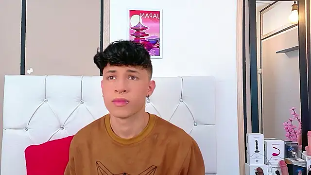 Axel  Evans online show from March 19, 2:42 pm