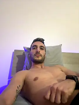 theitalianguy95 online show from December 5, 1:56 am