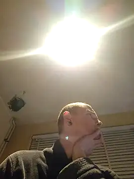 piercingpik online show from January 6, 9:52 pm