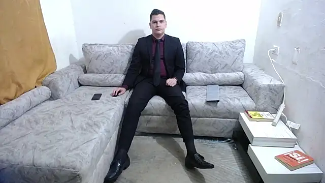 Victor Maitland online show from November 17, 3:09 am