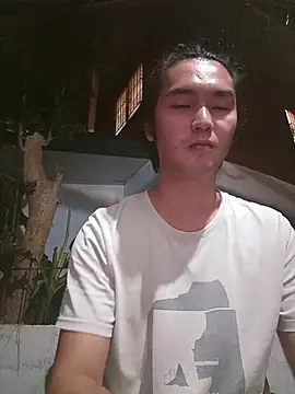 urhalfguyxx online show from March 9, 6:46 pm