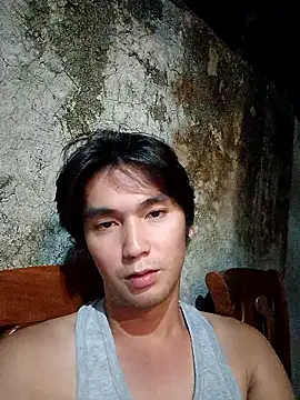 urhalfguyxx online show from January 18, 11:34 am