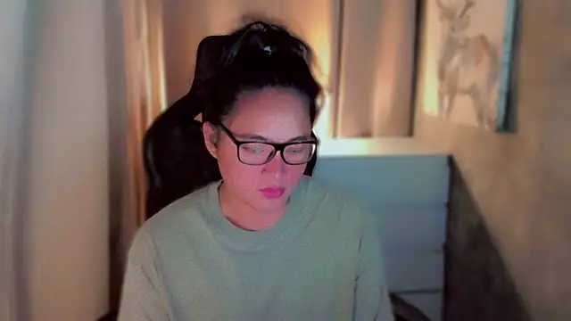Snapshot of kaicromwell_ chatting on October 23, 7:56 am kaicromwell online show from October 23, 7:56 am