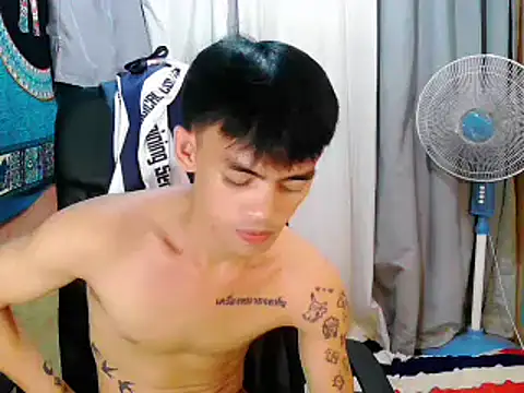 Snapshot of urhunky_boy chatting on October 29, 2:53 pm urhunky boy online show from October 29, 2:53 pm