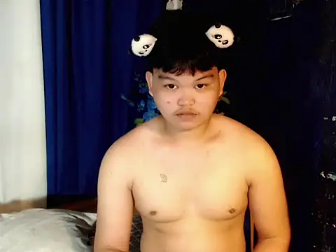 Reynelcock online show from February 14, 6:36 pm