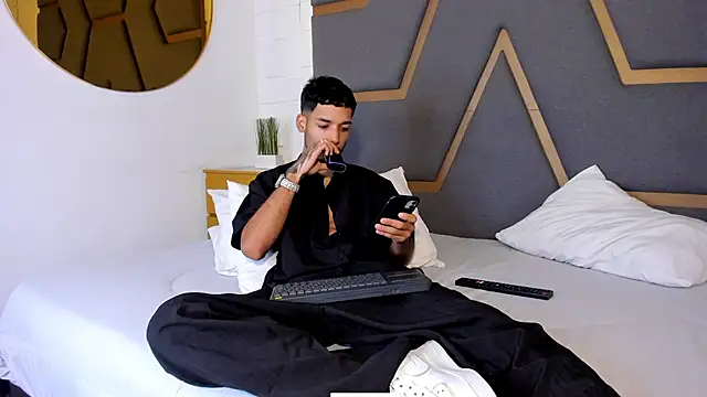 Thiagoferreti online show from February 24, 3:51 am