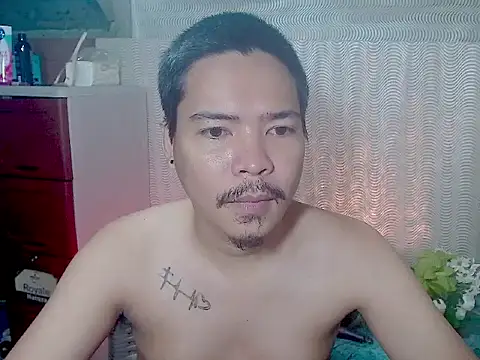 Snapshot of MANIACasianX chatting on October 19, 11:24 am MANIACasianX online show from October 19, 11:24 am