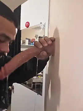 Cnutt310 online show from February 2, 3:27 am