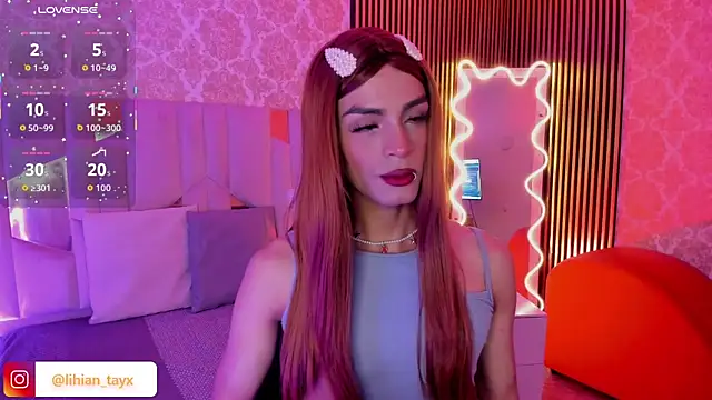 LIHIAN TAY online show from November 4, 4:13 am