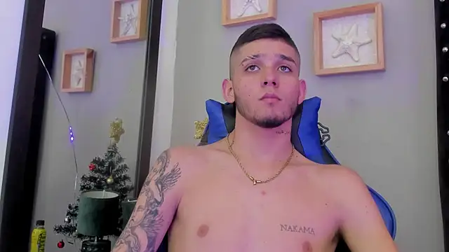 Mathewboy1 online show from December 22, 7:22 pm