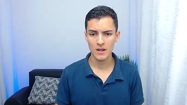 Snapshot of Matiius18 chatting on October 21, 1:58 pm Matiius18 online show from October 21, 1:58 pm